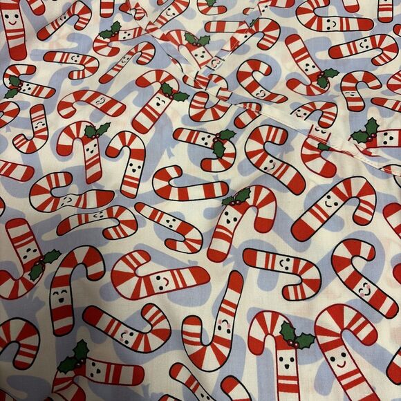 Cassandra O Scrubs Top Women Small Christmas Candy Canes Holiday Christmas Theme - Picture 9 of 9